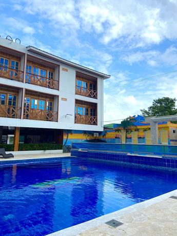 Imagen de la piscina del Hotel Bahia Pinorroa. Foto 20