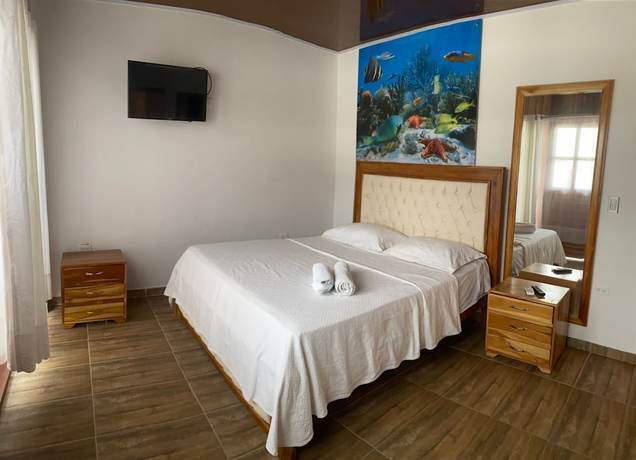 Imagen de la habitación del Hotel Bahia Pinorroa. Foto 8