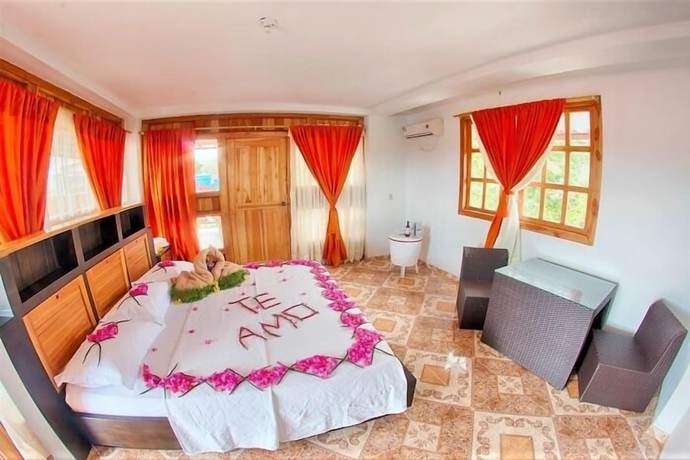 Imagen de la habitación del Hotel Bahia Pinorroa. Foto 9