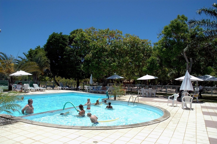 Imagen de la piscina del Hotel Bahia Plaza. Foto 10