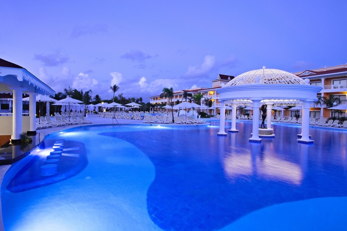 Imagen de la piscina del Hotel Bahia Principe Escape Aquamarine - Adults Only. Foto 12