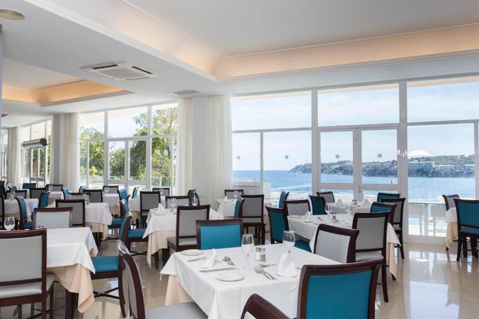 Imagen general del Hotel Bahia Principe Escape Coral Playa Adults Only. Foto 4