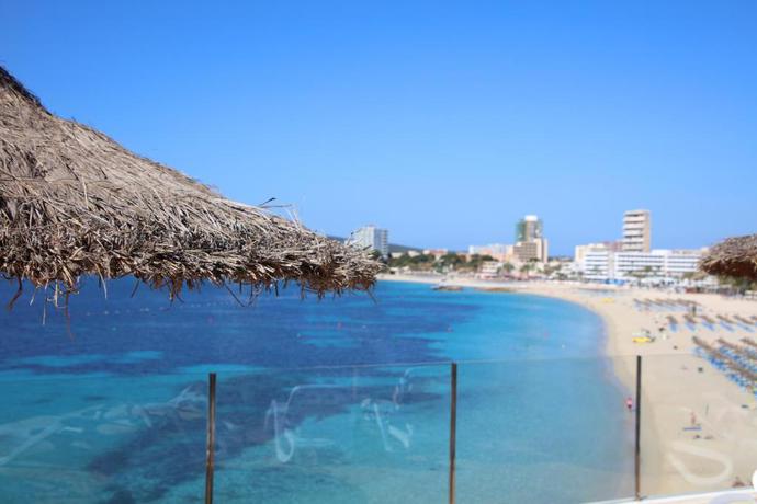 Imagen general del Hotel Bahia Principe Escape Coral Playa Adults Only. Foto 6