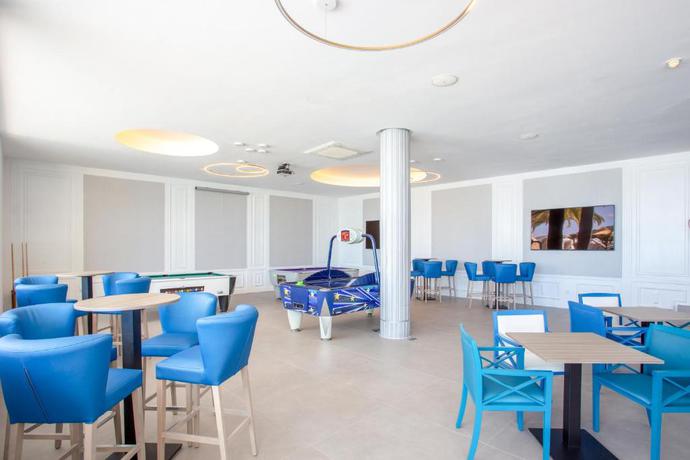 Imagen general del Hotel Bahia Principe Escape Coral Playa Adults Only. Foto 16