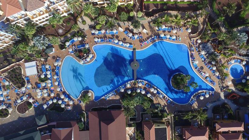 Imagen de la piscina del Hotel Bahia Principe Explore Costa Adeje - Hyatt Inclusive Collection. Foto 11