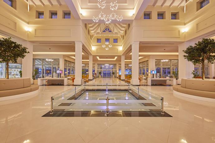 Imagen general del Hotel Bahia Principe Explore Fantasia - All Inclusive. Foto 3