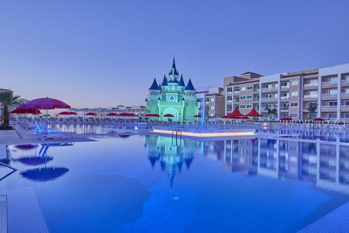 Imagen general del Hotel Bahia Principe Fantasia Tenerife - All Inclusive. Foto 8