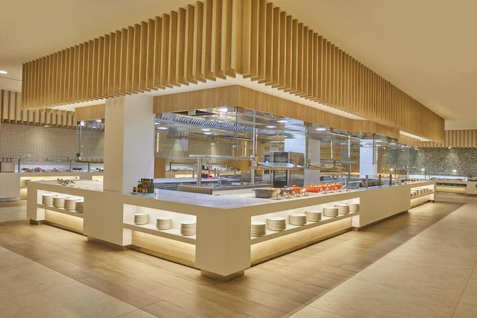 Imagen del bar/restaurante del Hotel Bahia Principe Fantasia Tenerife - All Inclusive. Foto 13