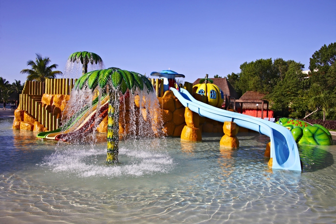 Imagen de la piscina del Hotel Bahia Principe Grand Coba - All Inclusive. Foto 14
