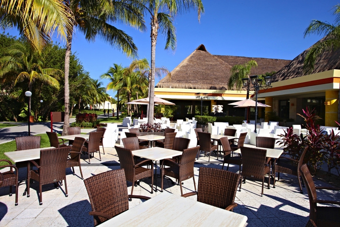 Imagen de los exteriores del Hotel Bahia Principe Grand Coba - All Inclusive. Foto 9