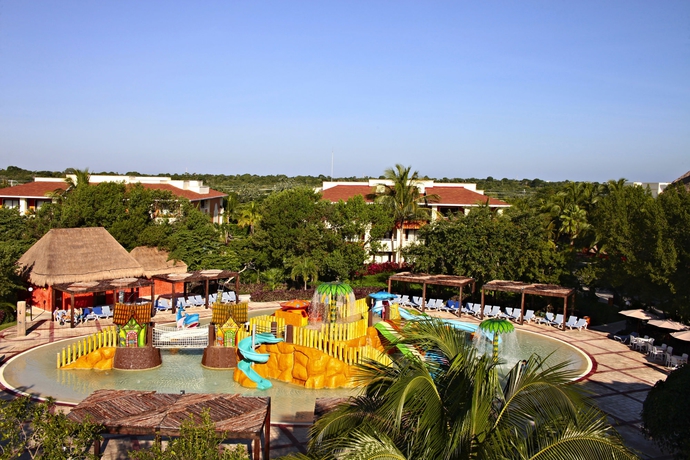 Imagen de la piscina del Hotel Bahia Principe Grand Coba - All Inclusive. Foto 16