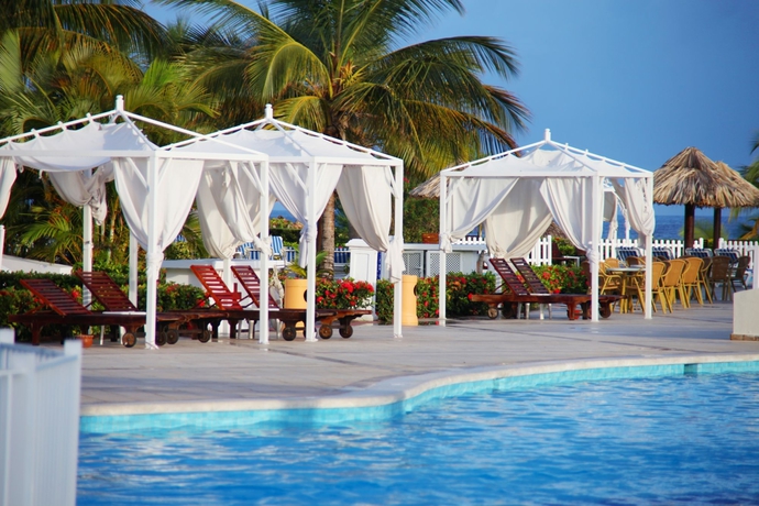 Imagen de la piscina del Hotel Bahia Principe Grand Jamaica - All Inclusive. Foto 13