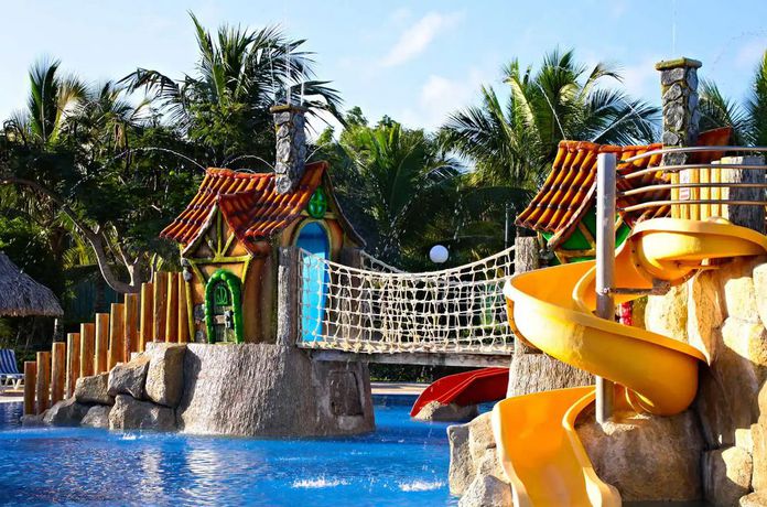 Imagen de la piscina del Hotel Bahia Principe Grand Turquesa - All Inclusive. Foto 15