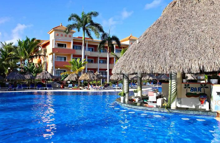 Imagen de la piscina del Hotel Bahia Principe Grand Turquesa - All Inclusive. Foto 16