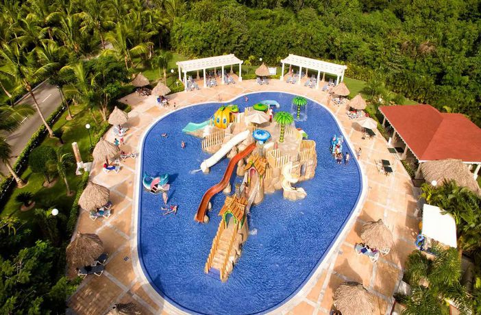 Imagen de la piscina del Hotel Bahia Principe Grand Turquesa - All Inclusive. Foto 17