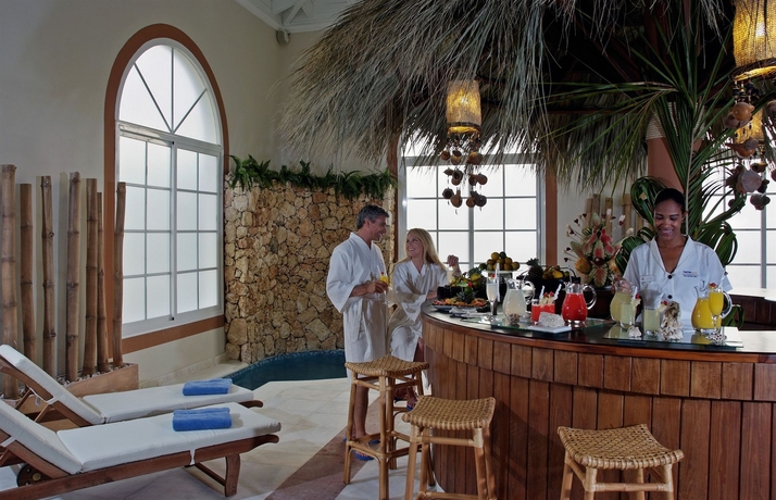 Imagen del bar/restaurante del Hotel Bahia Principe Luxury Ambar - Adults Only - All Inclusive. Foto 5