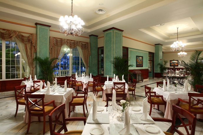 Imagen del bar/restaurante del Hotel Bahia Principe Luxury Runaway Bay - Adults Only - All Inclusive. Foto 2