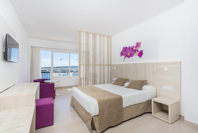 Imagen de la habitación del Hotel Bahia Principe Sunlight Coral Playa. Foto 23