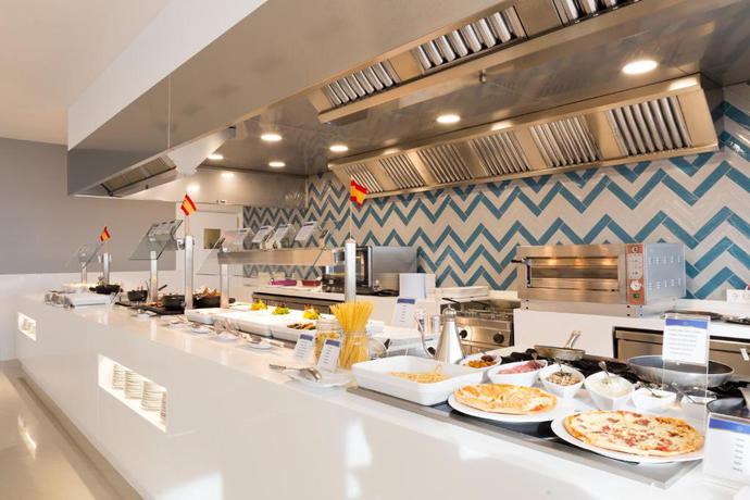 Imagen general del Hotel Bahia Principe Sunlight Coral Playa. Foto 2