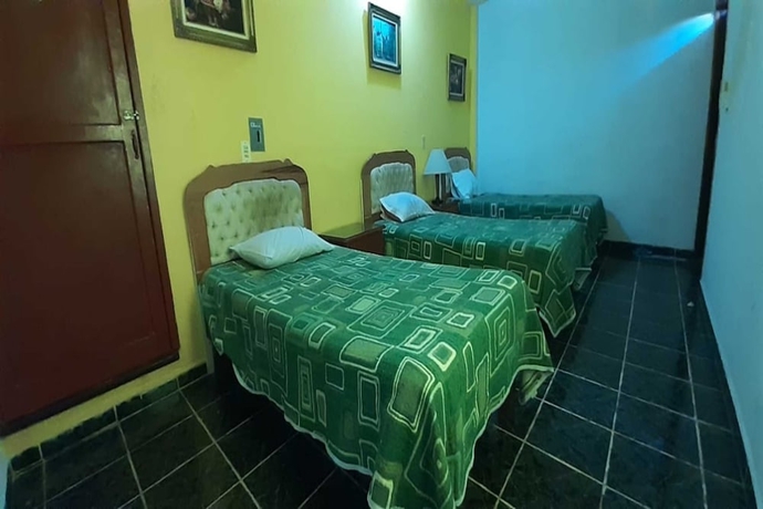 Imagen de la habitación del Hotel Bahia San Carlos. Foto 2