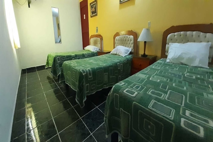 Imagen de la habitación del Hotel Bahia San Carlos. Foto 3