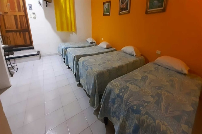 Imagen de la habitación del Hotel Bahia San Carlos. Foto 7