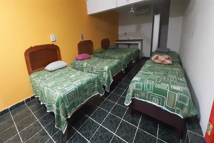 Imagen de la habitación del Hotel Bahia San Carlos. Foto 8