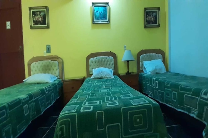 Imagen de la habitación del Hotel Bahia San Carlos. Foto 12