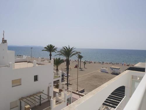 Imagen de los exteriores del Hotel Bahia Serena. Foto 12