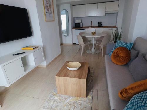Imagen de la habitación del Hotel Bahia Serena. Foto 7