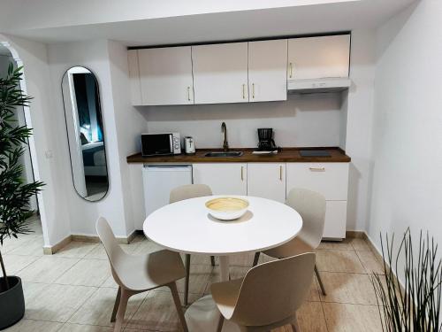 Imagen de la habitación del Hotel Bahia Serena. Foto 10
