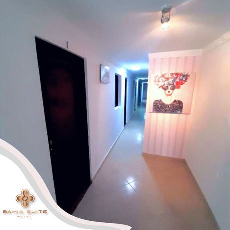 Imagen de los interiores del Hotel Bahia Suite. Foto 9