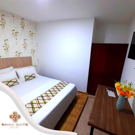 Imagen de la habitación del Hotel Bahia Suite. Foto 4