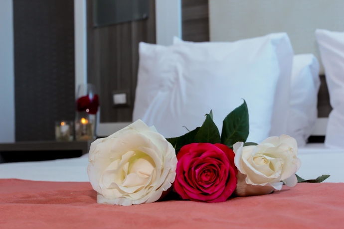 Imagen de la habitación del Hotel Bahia Suites. Foto 4