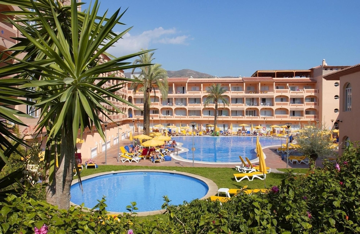 Imagen de la piscina del Hotel Bahia Tropical. Foto 13