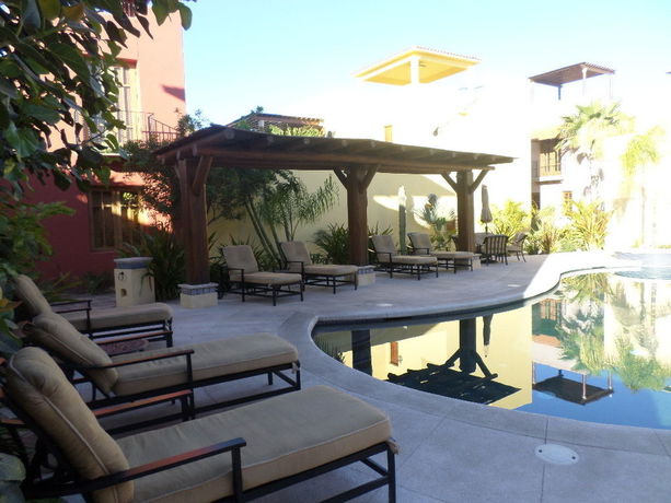 Imagen de los exteriores del Hotel Bahia Villa Vacations. Foto 5