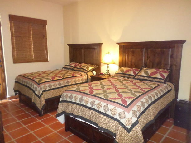 Imagen de la piscina del Hotel Bahia Villa Vacations. Foto 13