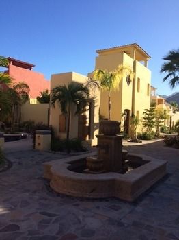 Imagen de los exteriores del Hotel Bahia Villa Vacations. Foto 7