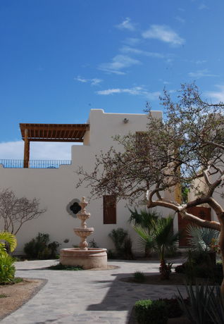 Imagen de los exteriores del Hotel Bahia Villa Vacations. Foto 9