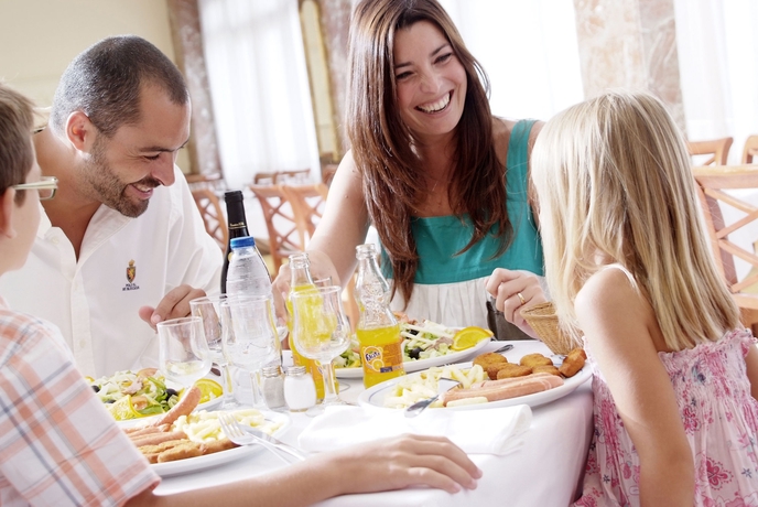 Imagen del bar/restaurante del Hotel Bahia de Palma Affiliated by Fergus. Foto 5