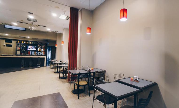 Imagen del bar/restaurante del Hotel Bah&iacute;a, Bahia Blanca. Foto 5