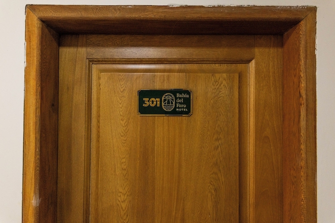 Imagen de la habitación del Hotel Bah&iacute;a Del Faro. Foto 11