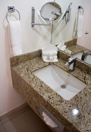 Imagen de la habitación del Hotel Bahía Escondida. Foto 16