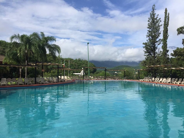 Imagen de la piscina del Hotel Bahía Escondida. Foto 17