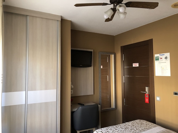 Imagen de la habitación del Hotel Bahía, Gijón. Foto 5