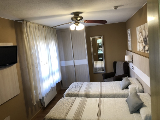 Imagen de la habitación del Hotel Bahía, Gijón. Foto 12