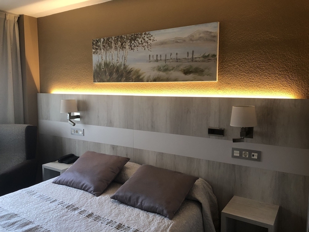 Imagen de la habitación del Hotel Bahía, Gijón. Foto 13