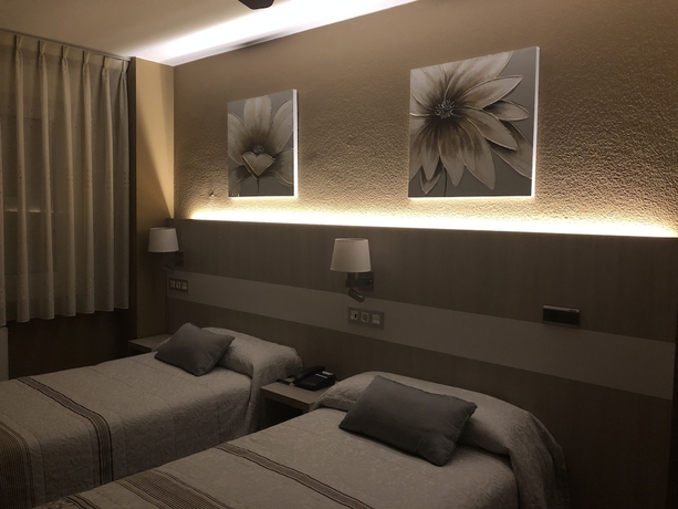 Imagen de la habitación del Hotel Bahía, Gijón. Foto 14