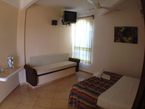 Imagen de la piscina del Hotel Bahía Huatulco. Foto 14