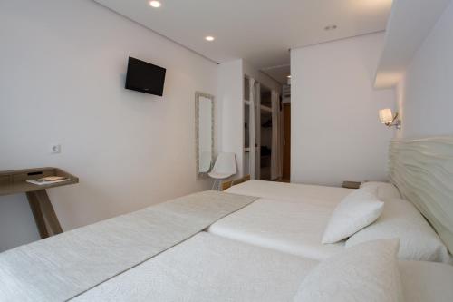 Imagen de la habitación del Hotel Bah&iacute;a, La Savina (Puerto). Foto 16